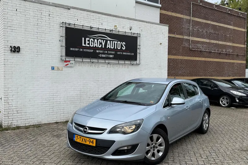 Opel Astra (2014)