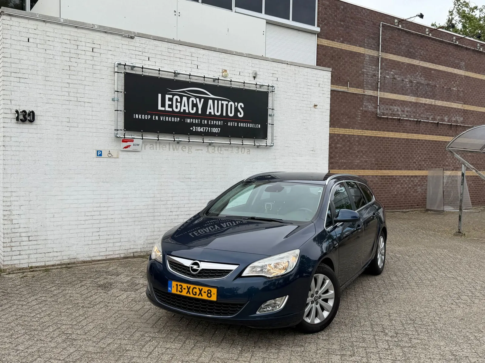 Opel Astra Sports Tourer (2012) — foto 1
