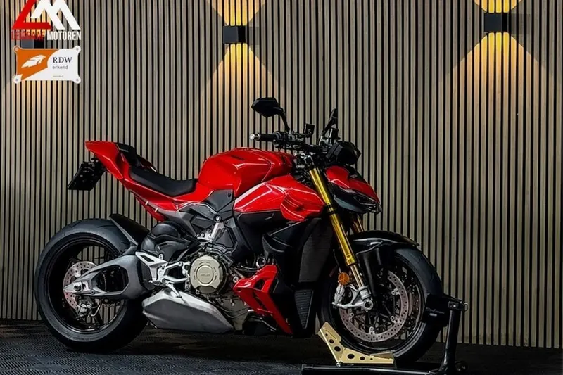 Ducati Streetfighter V4S (2025)