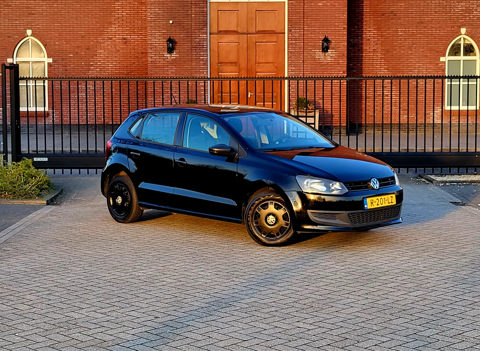 Volkswagen Polo (2010) — foto 1