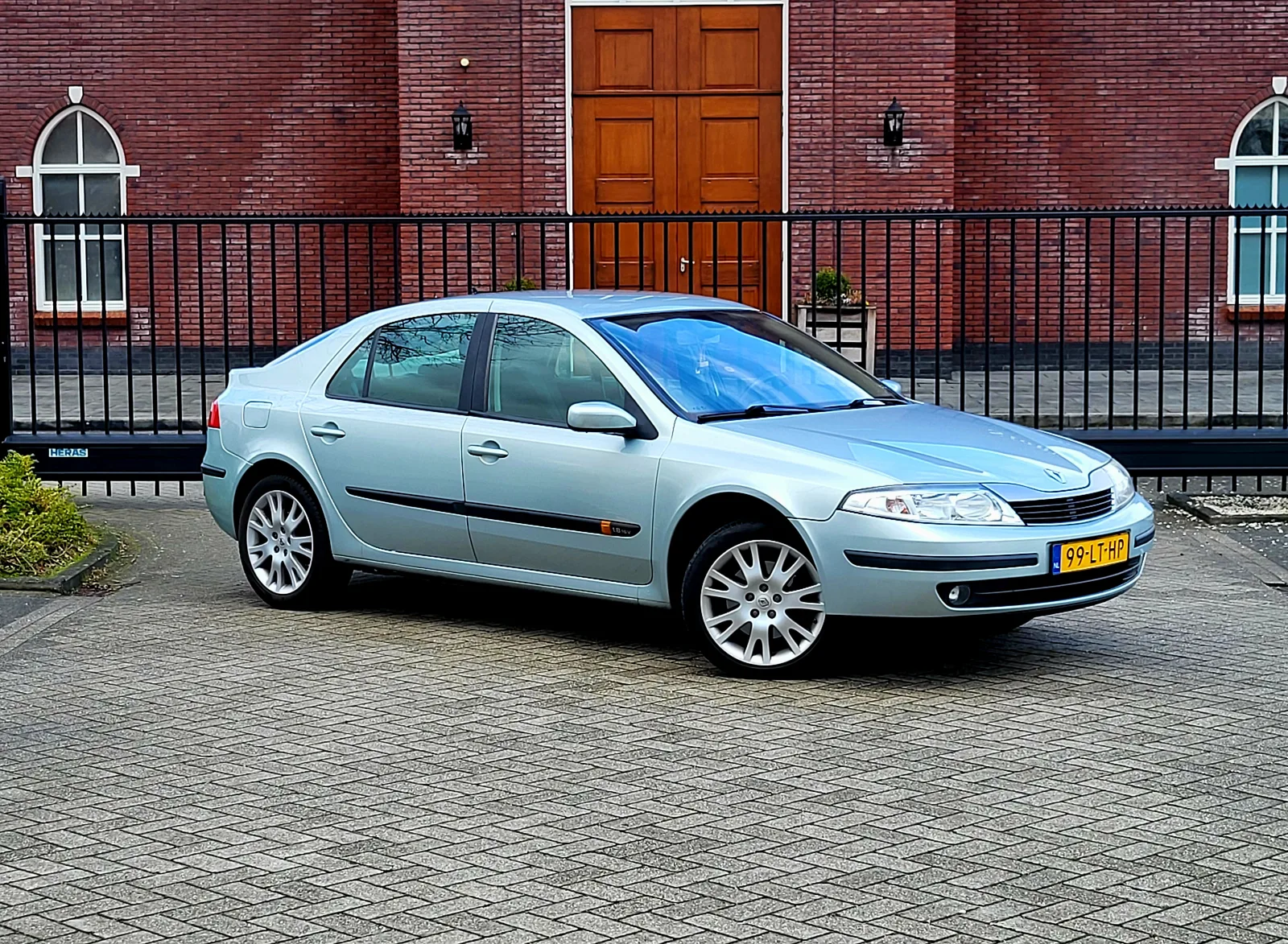 Renault Laguna (2003) — foto 1