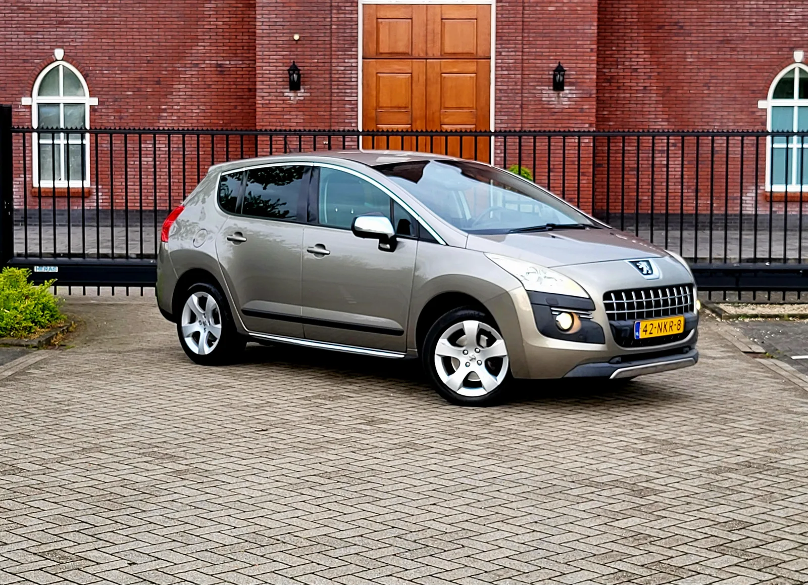 Peugeot 3008 (2010) — foto 1