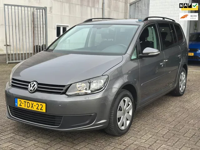 Volkswagen Touran (2014) — foto 1