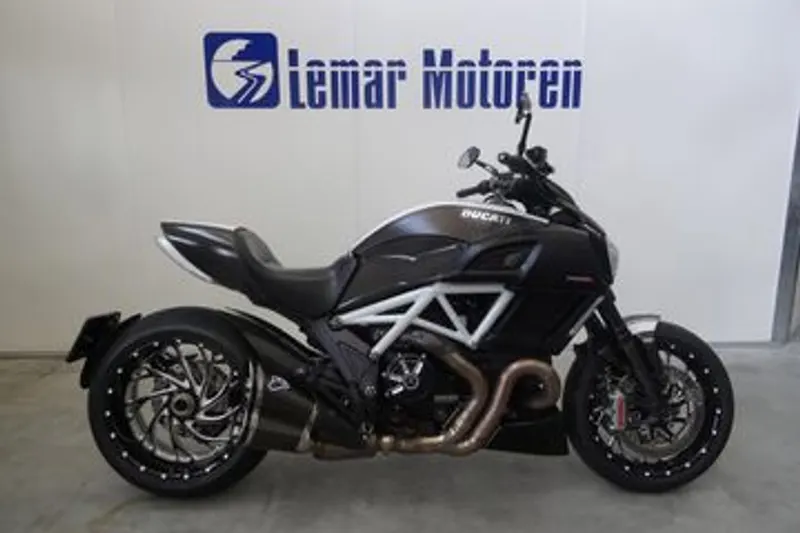 Ducati Diavel (2014)