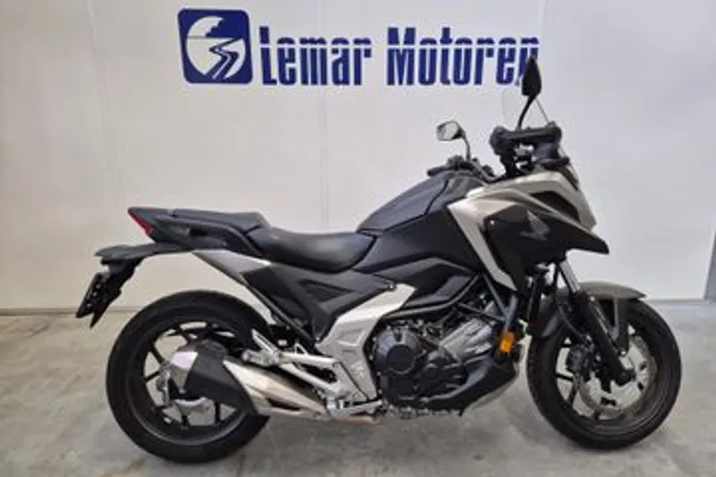 Honda NC750X (2021)