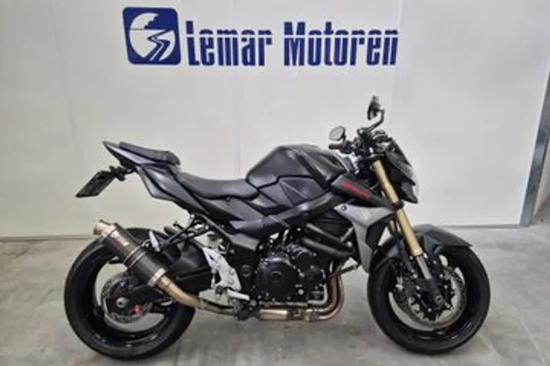 Suzuki GSR750 (2013)