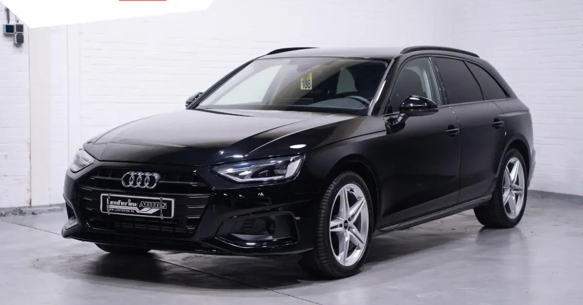 Audi A4 (2023) — foto 1