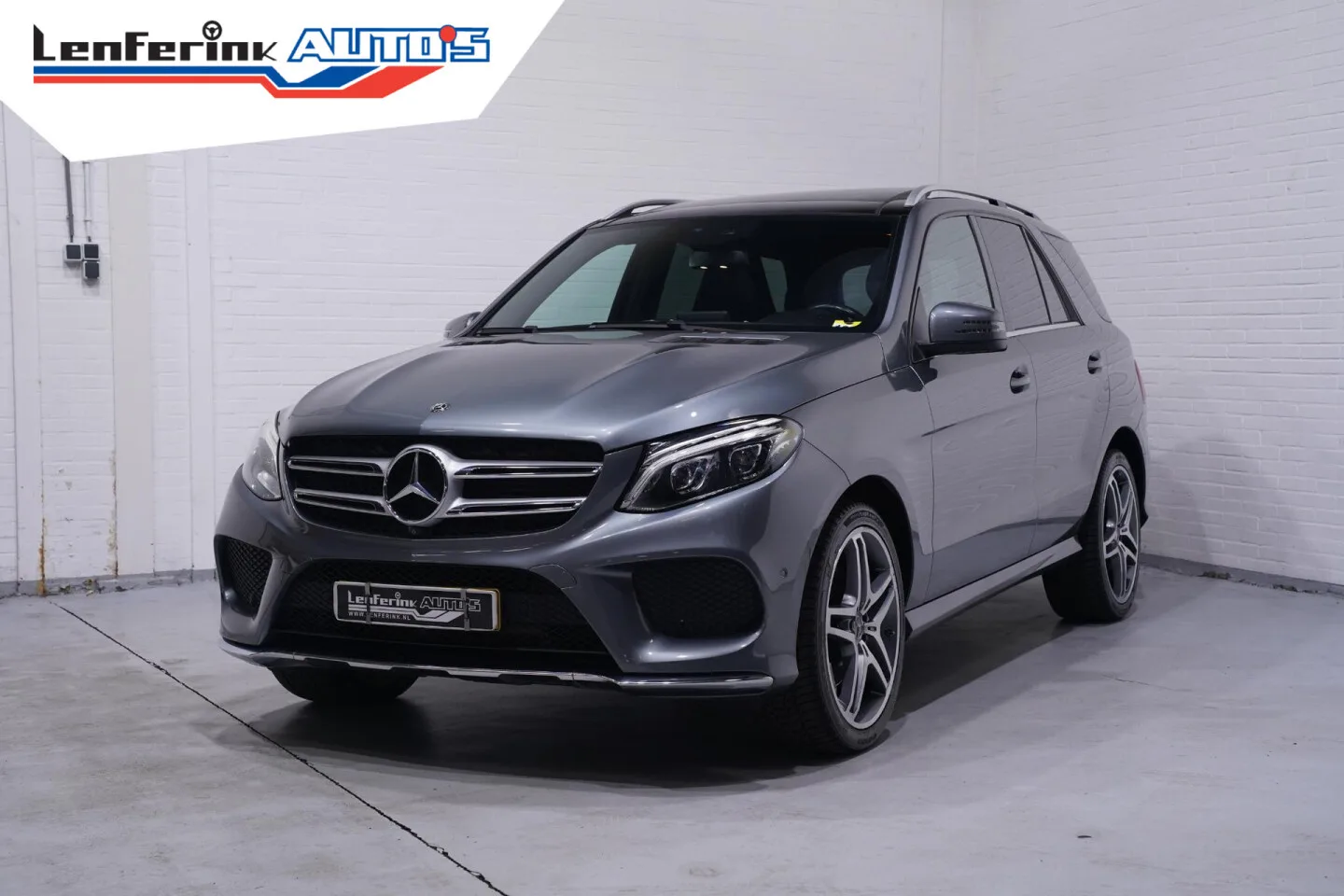Mercedes-Benz GLE (2017) — foto 1