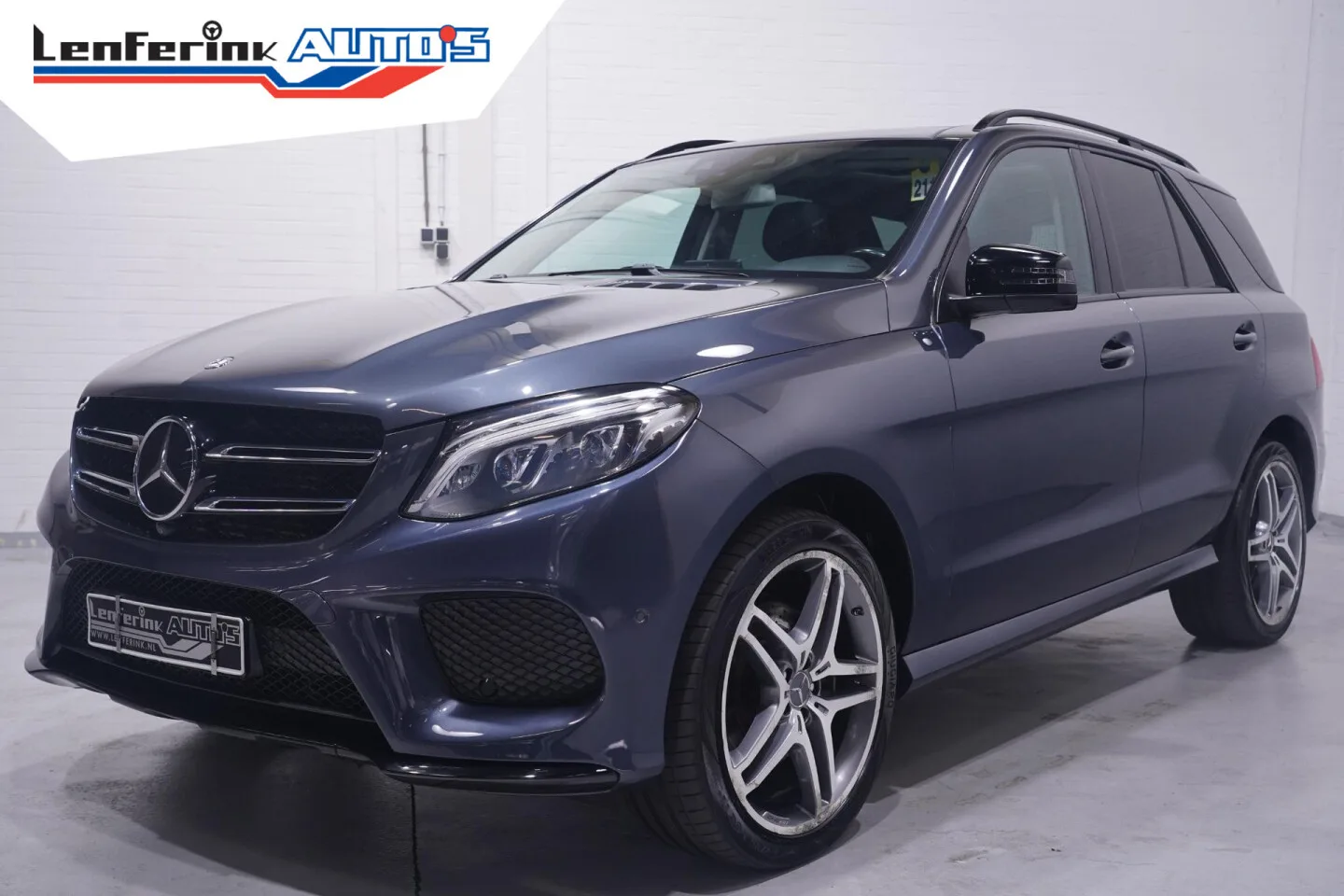 Mercedes-Benz GLE (2016) — foto 1