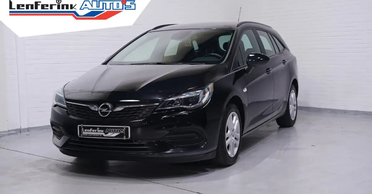 Opel Astra (2021) — foto 1