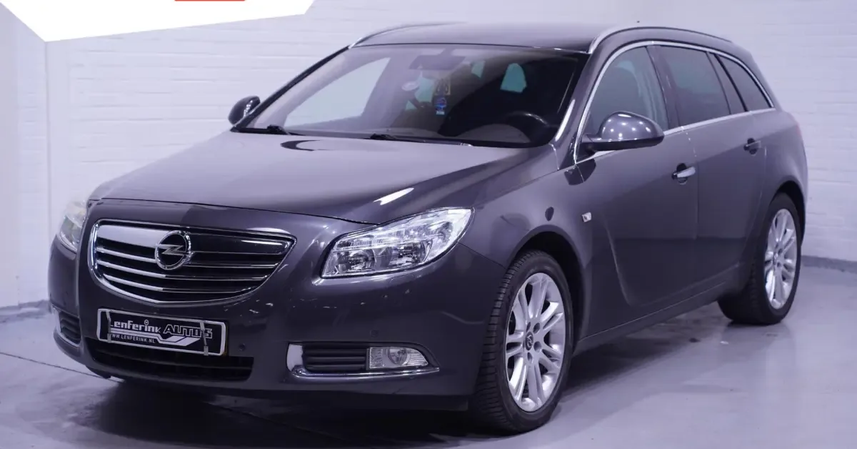 Opel Insignia (2010) — foto 1