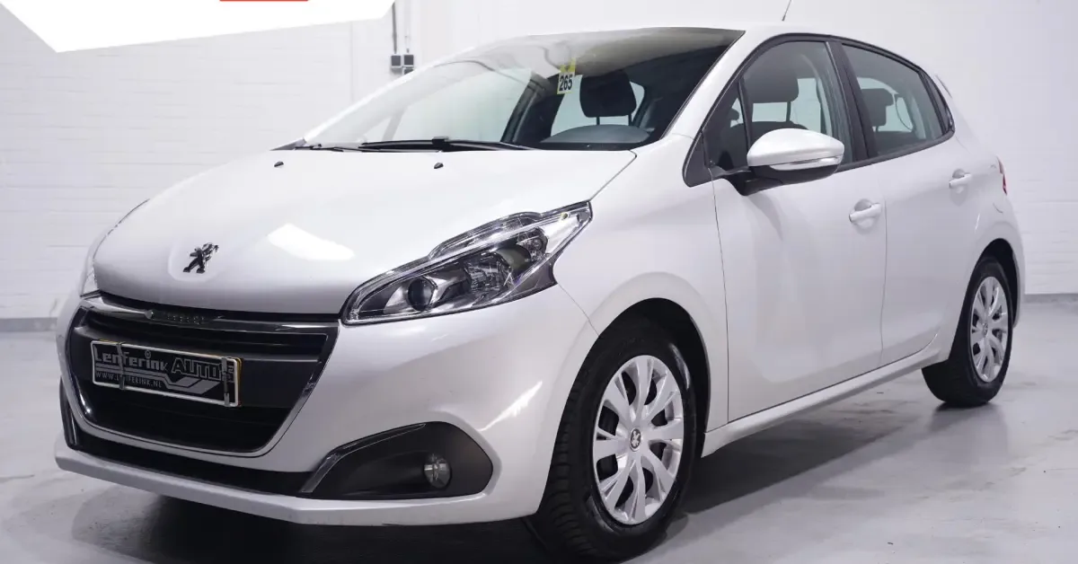 Peugeot 208 (2018) — foto 1