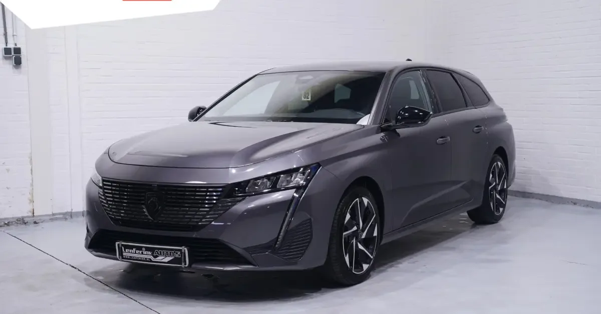 Peugeot 308 (2022) — foto 1