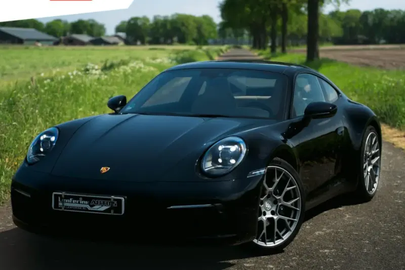 Porsche 911 (2023)