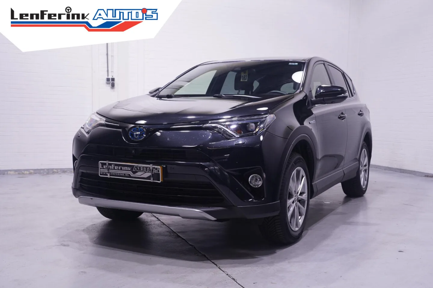 Toyota RAV4 (2017) — foto 1