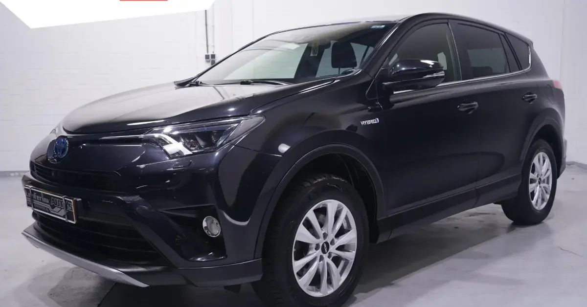 Toyota RAV4 (2017) — foto 1