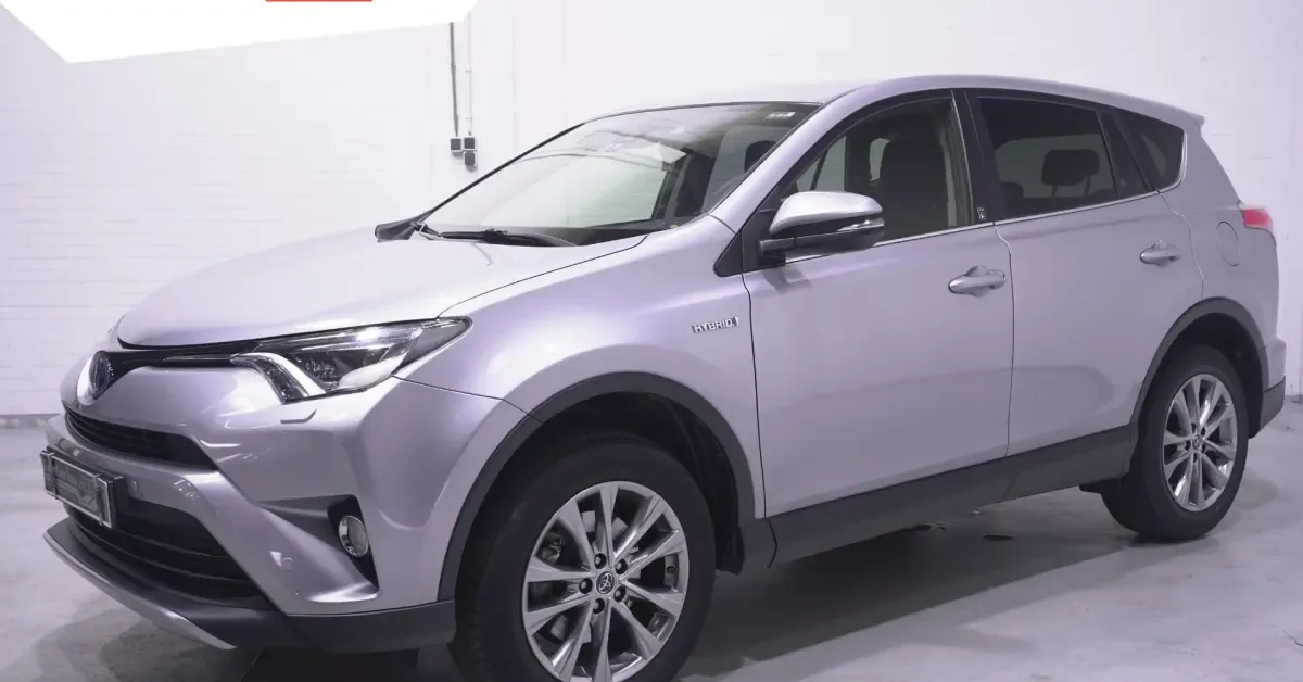 Toyota RAV4 (2018) — foto 1
