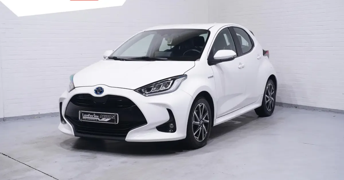 Toyota Yaris (2021) — foto 1