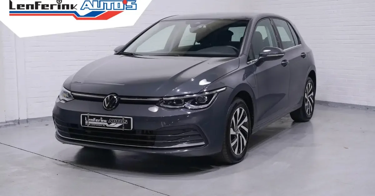 Volkswagen Golf (2022) — foto 1
