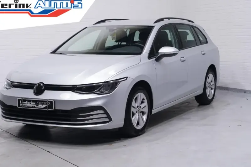 Volkswagen Golf (2023)