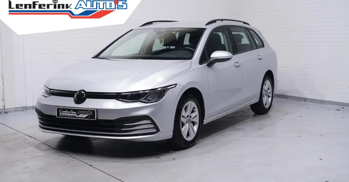 Volkswagen Golf (2023) — foto 1