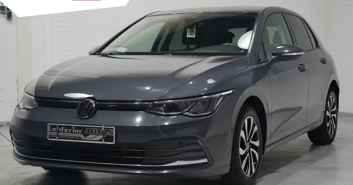 Volkswagen Golf (2021) — foto 1