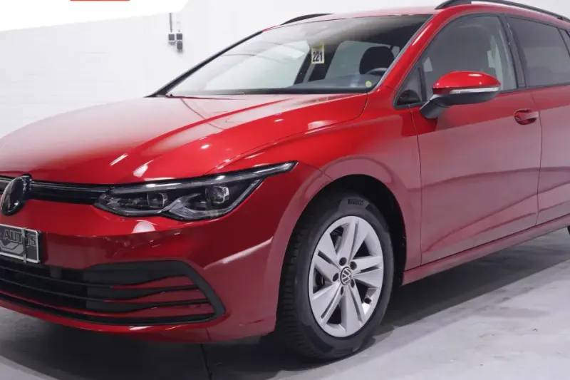 Volkswagen Golf (2023)