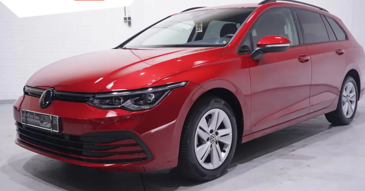 Volkswagen Golf (2023) — foto 1