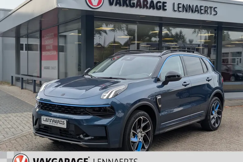 Lynk & Co 01 (2023)