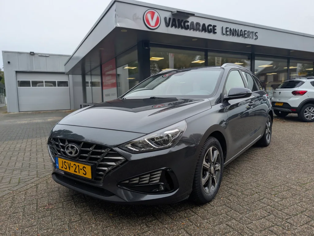 Hyundai i30 (2022) — foto 1