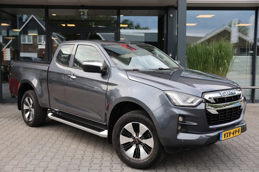 ISUZU D-Max (2023) — foto 1