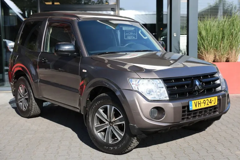 Mitsubishi Pajero (2014)
