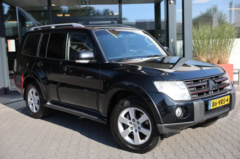 Mitsubishi Pajero (2008)