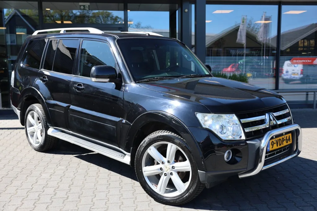 Mitsubishi Pajero (2009) — foto 1