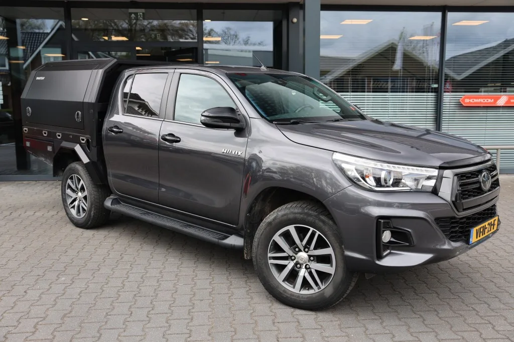 Toyota Hilux (2020) — foto 1