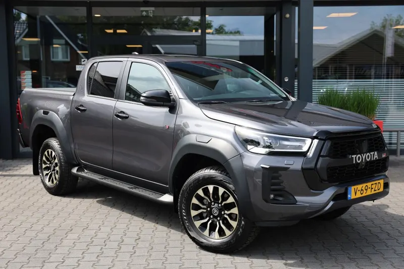 Toyota Hilux (2024)
