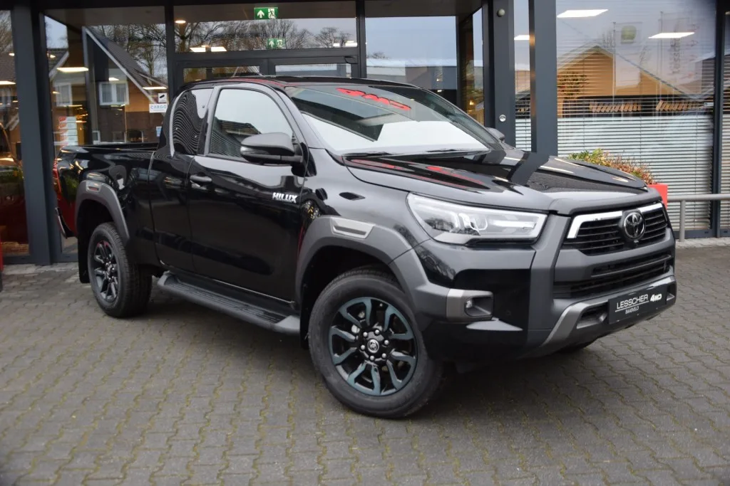Toyota Hilux (2024) — foto 1