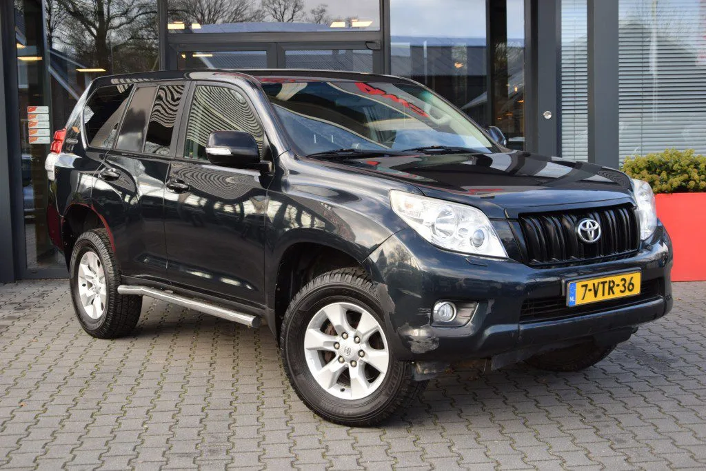 Toyota LANDCRUISER (2012) — foto 1