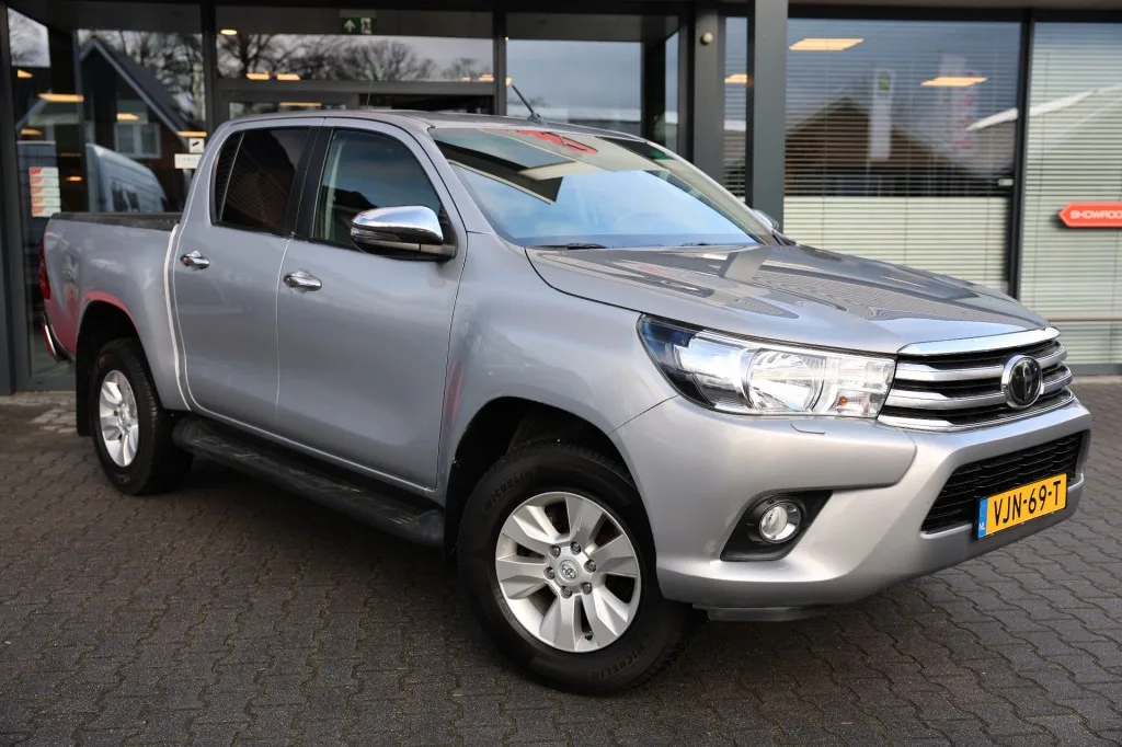 Toyota Hilux (2021) — foto 1