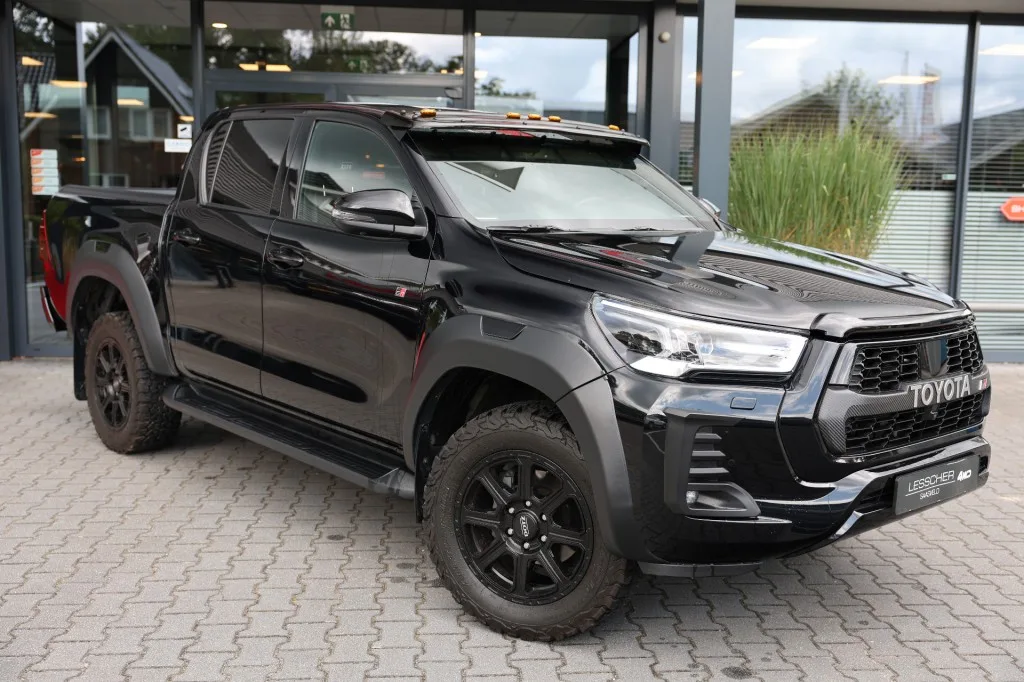 Toyota Hilux (2023) — foto 1