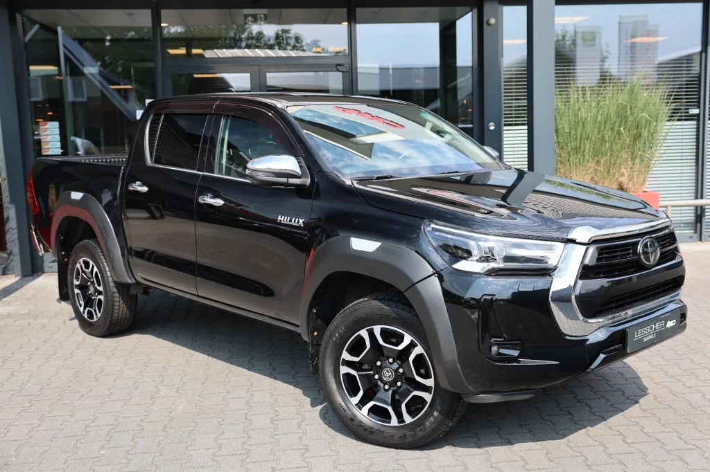 Toyota Hilux (2023) — foto 1