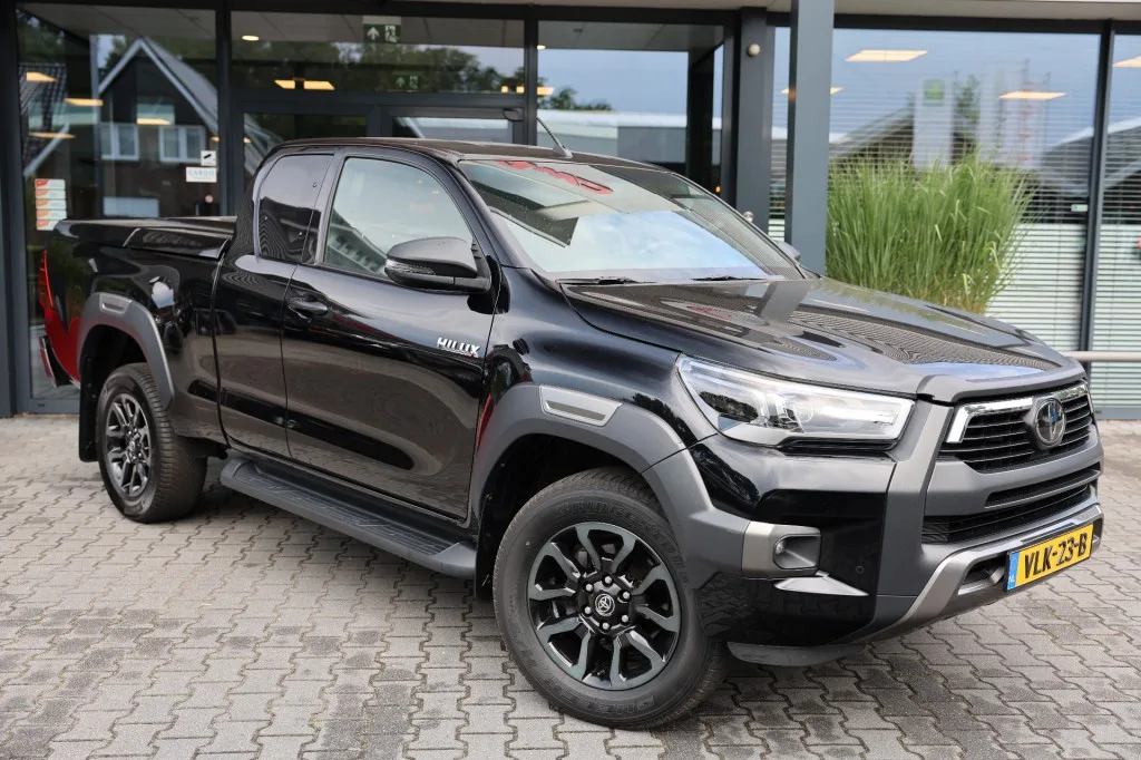 Toyota Hilux (2021) — foto 1