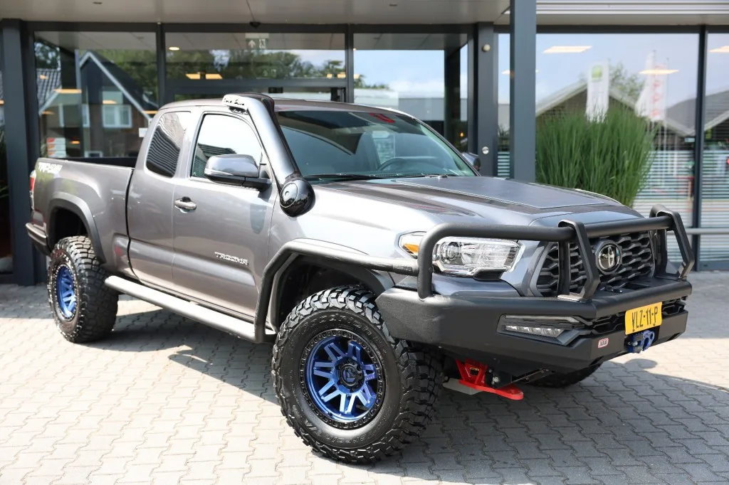 Toyota Hilux (2022) — foto 1