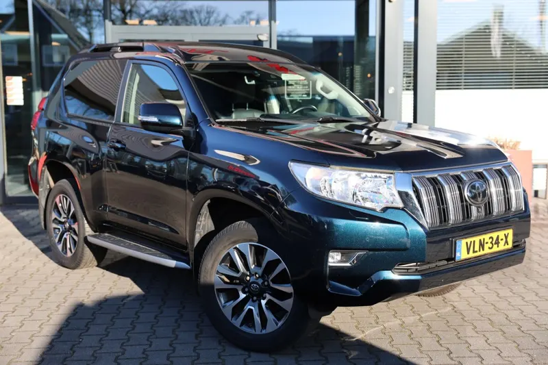 Toyota LANDCRUISER (2021)