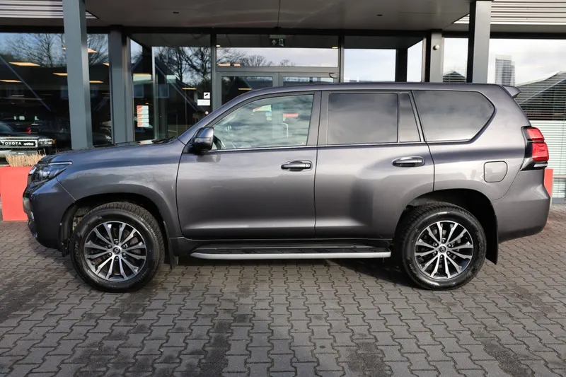 Toyota LANDCRUISER (2020)