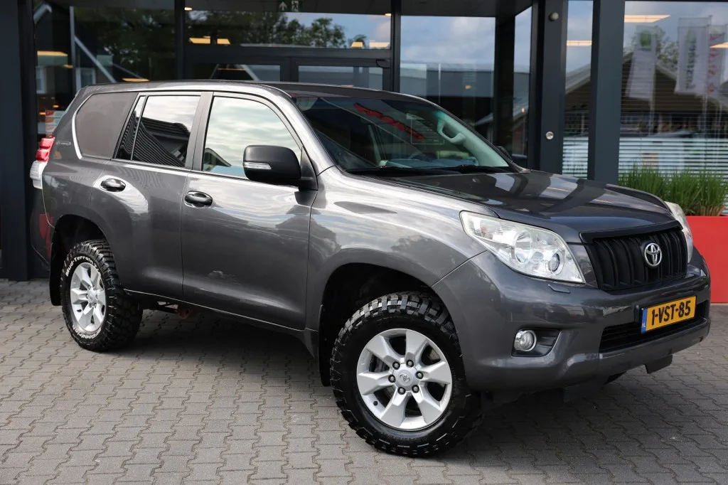 Toyota LANDCRUISER (2012) — foto 1