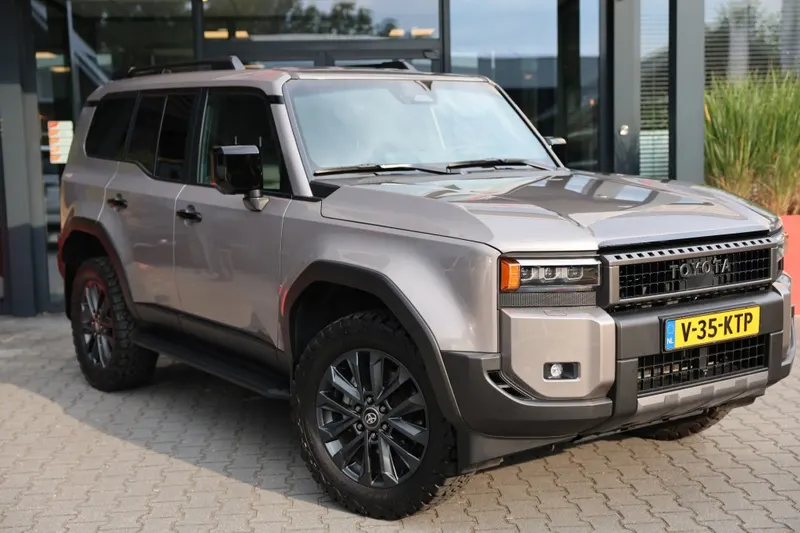 Toyota LANDCRUISER (2024)