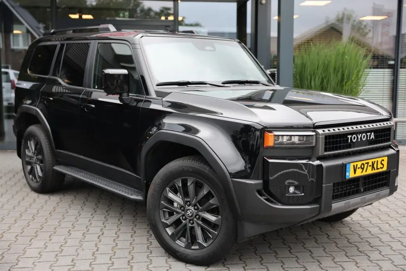 Toyota LANDCRUISER (2024)