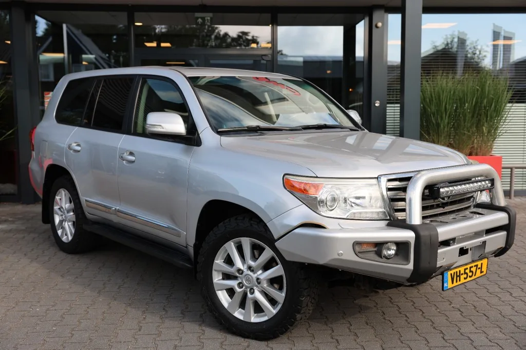 Toyota LANDCRUISER V8 (2014) — foto 1