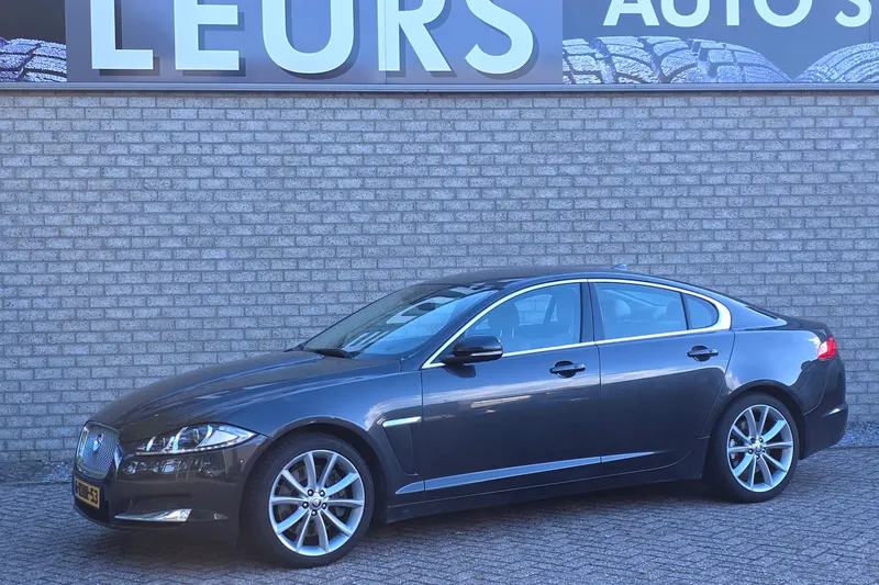 Jaguar XF (2013)